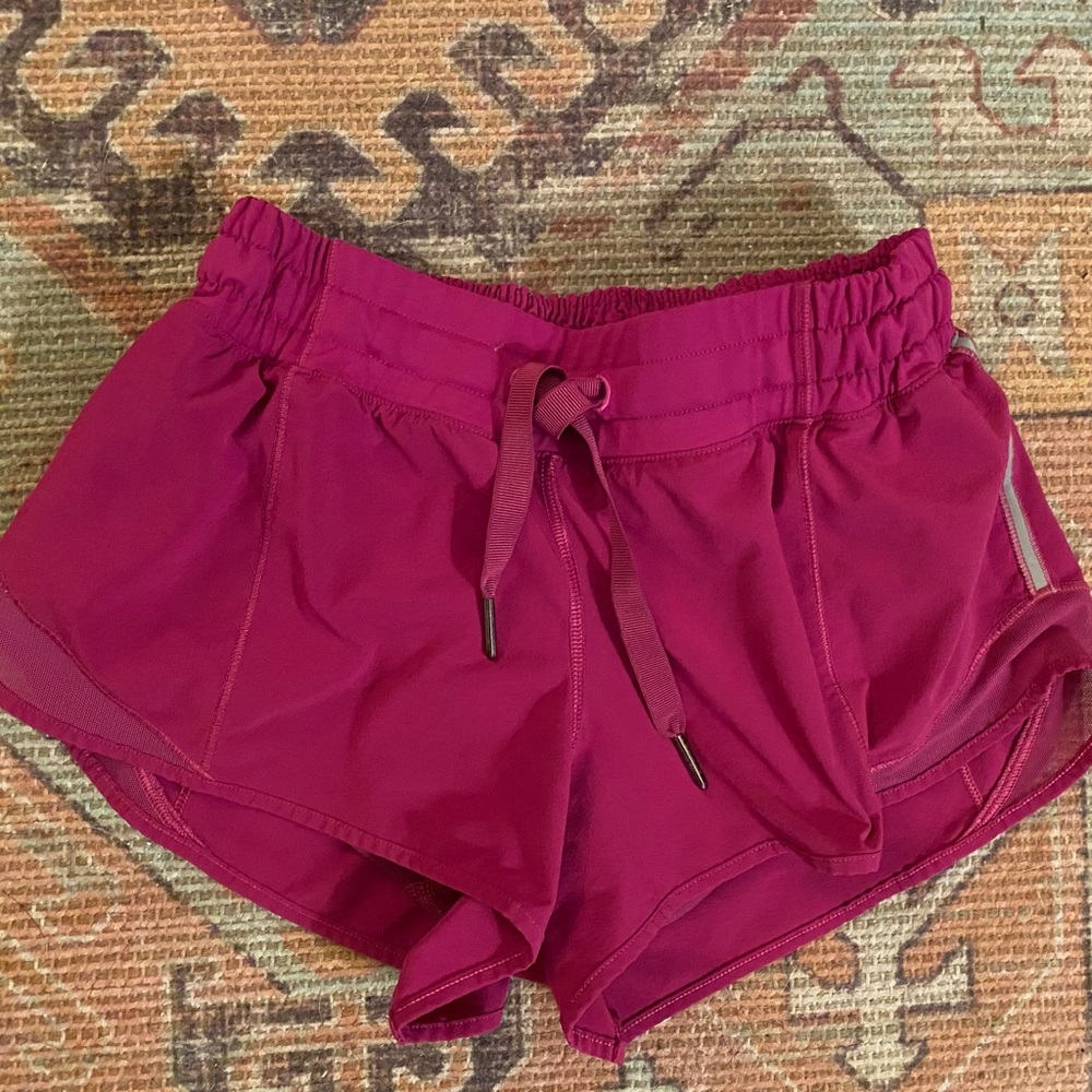 Lululemon Hotty Hot Short 2.5”